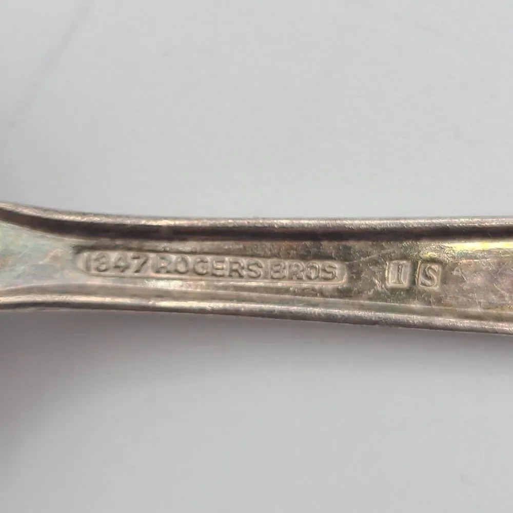 1847 Rogers Bros International Silver FIRST LOVE PATTERN BABY SPOON